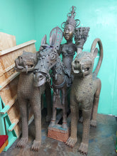 Cargar imagen en el visor de la galería, Two old bronze leopards and an Old bronze rider from Benin Kingdom ( West Africa )
